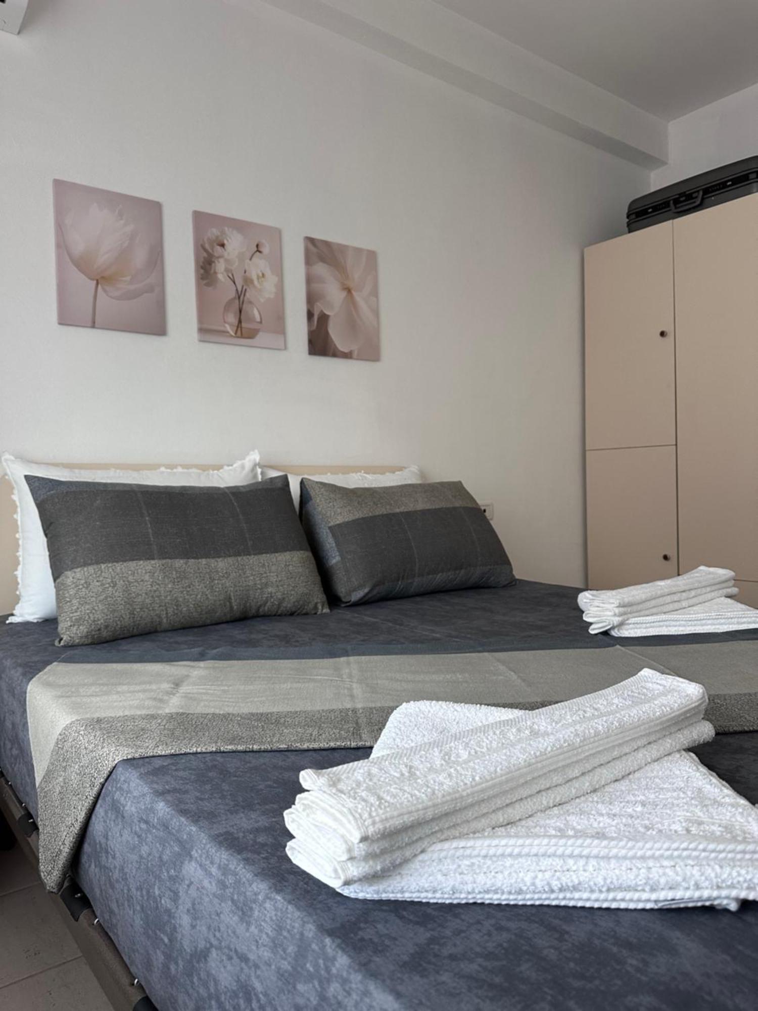 Vespa Apartment Sarande